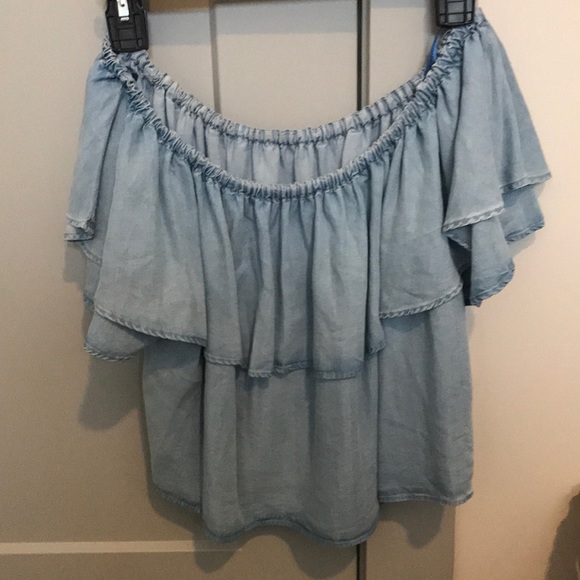 Zara off-shoulder chambray-denim top - Picture 2 of 3
